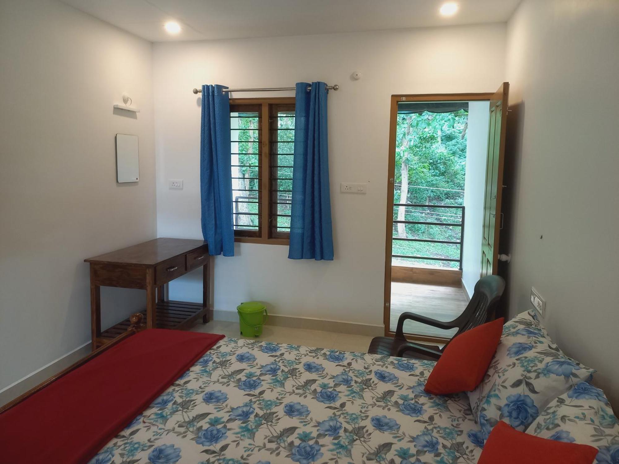 Wild Window - Forest View Homestay *